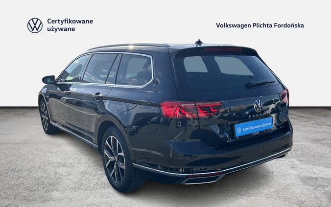 Volkswagen Passat cena 199900 przebieg: 14220, rok produkcji 2023 z Gostynin małe 742